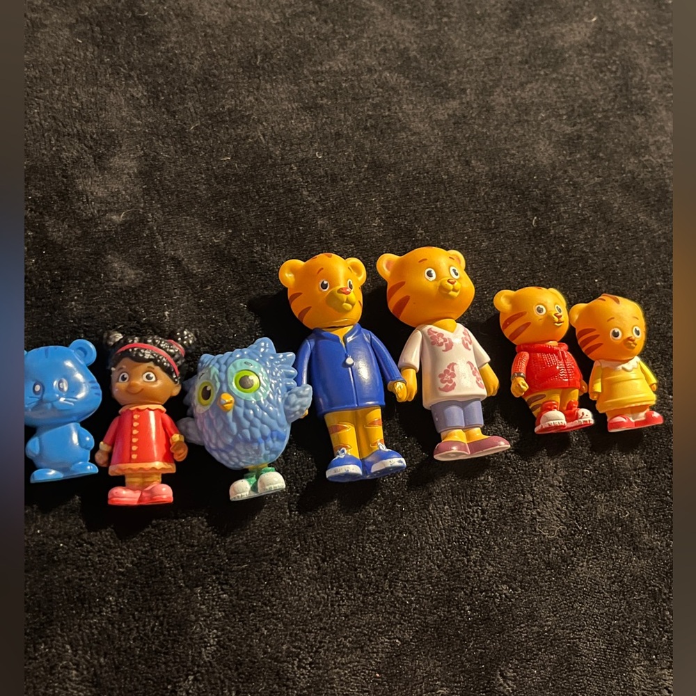 Daniel Tiger’s PBS Neighborhood toy Lot of 7 figures